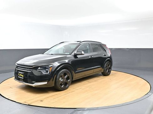 Used 2023 Kia Niro SX Touring FWD image 5