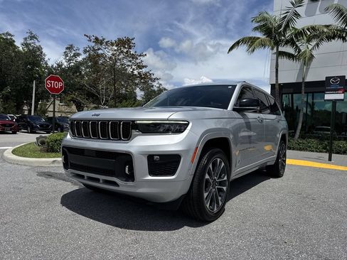 Used 2023 Jeep Grand Cherokee L Overland RWD image 31