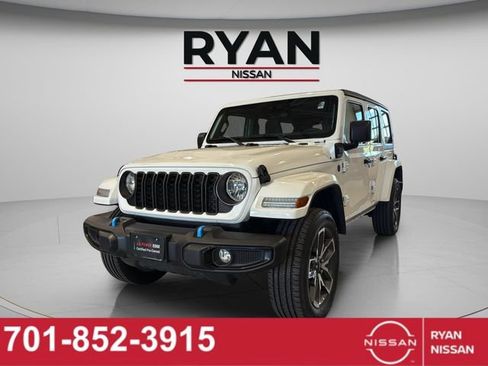 Used 2024 Jeep Wrangler Unlimited AWD/4WD image 13