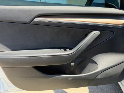 Used 2022 Tesla Model 3 Long Range AWD/4WD image 8