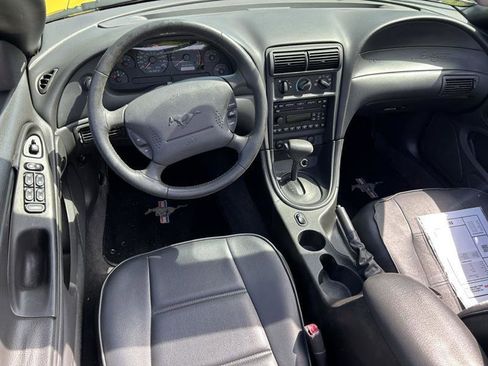 Used 2004 Ford Mustang Convertible RWD image 22