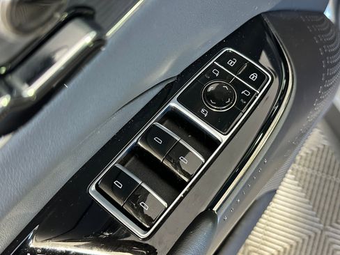 Used 2024 Cadillac Lyriq Sport image 10