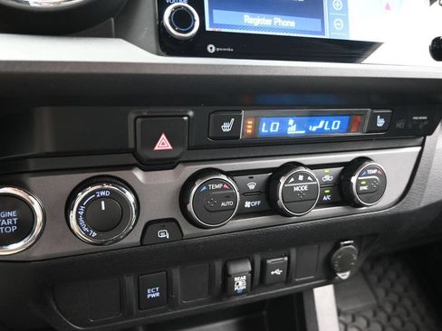 Used 2021 Toyota Tacoma 4x4 Double Cab image 10