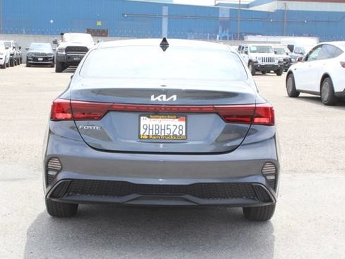 Used 2023 Kia Forte LXS w/ LXS Technology Package FWD image 4