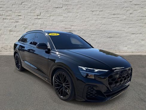 Used 2024 Audi SQ8 Premium Plus w/ Executive Package image 3