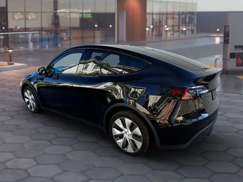 Used 2023 Tesla Model Y Long Range image 6