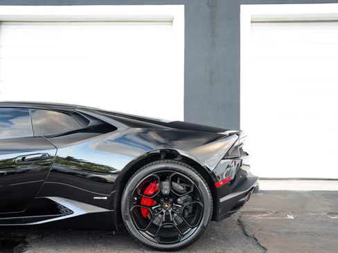 Used 2015 Lamborghini Huracan LP 610-4 AWD/4WD image 12