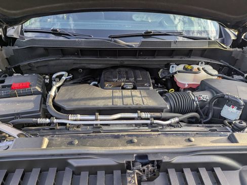 Used 2023 Chevrolet Silverado 1500 LT AWD/4WD image 41