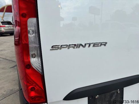 Used 2025 Mercedes-Benz Sprinter 2500 image 12