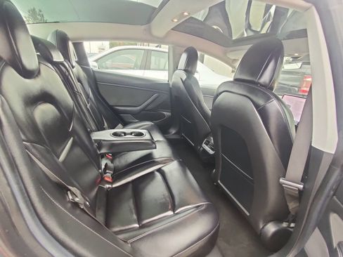 Used 2018 Tesla Model 3 Mid Range image 12