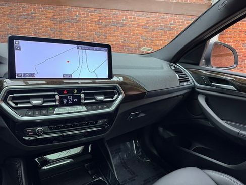 Certified 2023 BMW X4 xDrive30i w/ Premium Package image 17