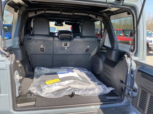 New 2026 Jeep Wrangler Unlimited Rubicon image 5