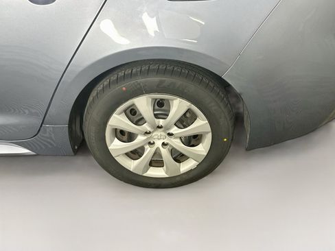 Used 2021 Toyota Corolla LE FWD image 11