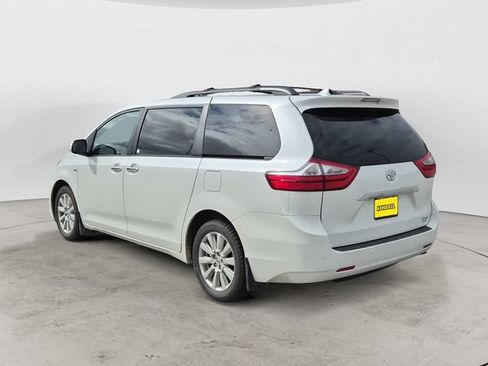 Used 2017 Toyota Sienna Limited Premium AWD/4WD image 7
