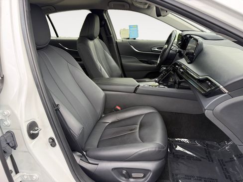 Used 2022 Toyota Mirai w/ Advanced Technology Package RWD image 19