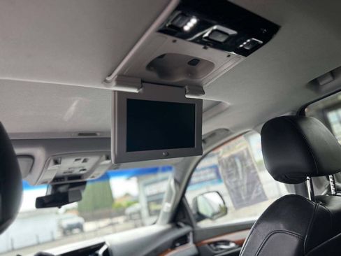 Used 2019 Cadillac Escalade Premium Luxury image 19