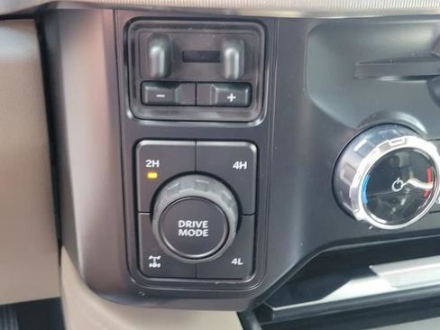 New 2025 Ford F350 Platinum w/ Platinum Plus Package image 40