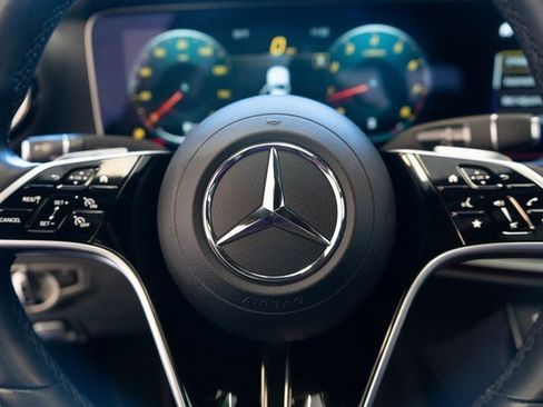 Used 2022 Mercedes-Benz E 350 Sedan image 22