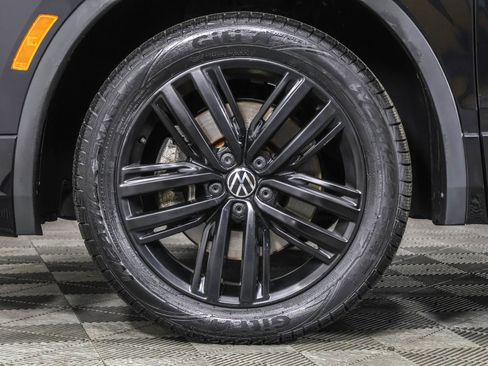 Used 2022 Volkswagen Tiguan SE R-Line image 22