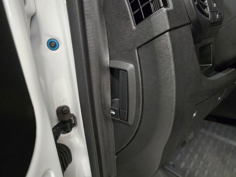 Used 2025 RAM ProMaster 2500 w/ Convenience Group image 17