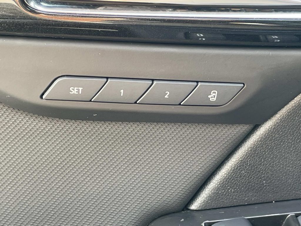 Used 2024 Buick Envision Preferred AWD/4WD image 17