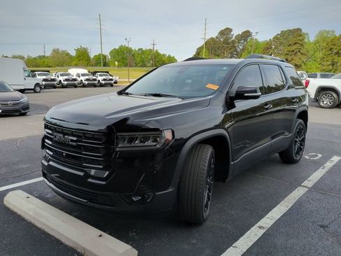 Used 2023 GMC Acadia SLT w/ Elevation Edition image 2