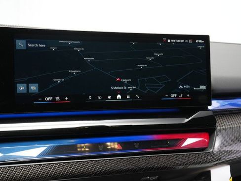 Used 2026 BMW M5 w/ Carbon Package image 54