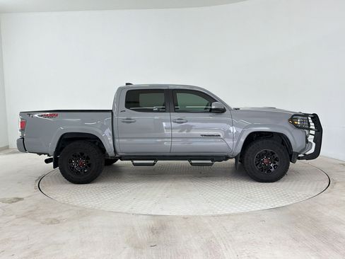 Used 2021 Toyota Tacoma TRD Sport w/ TRD Premium Sport Package AWD/4WD image 8