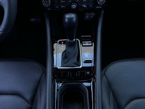 Used 2025 Jeep Compass Limited image 15