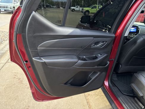 Used 2020 Chevrolet Traverse RS w/ LPO, Floor Liner Package AWD/4WD image 14