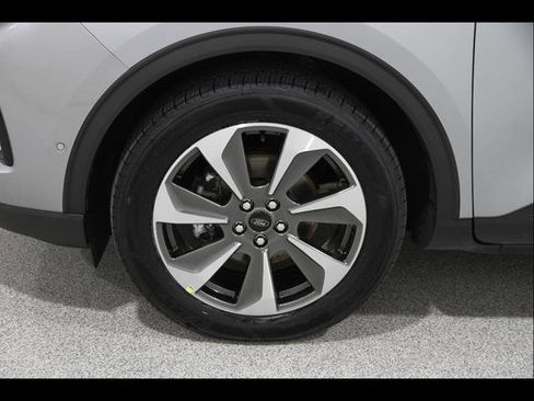 Certified 2023 Ford Escape Platinum w/ Premium Technology Package AWD/4WD image 23