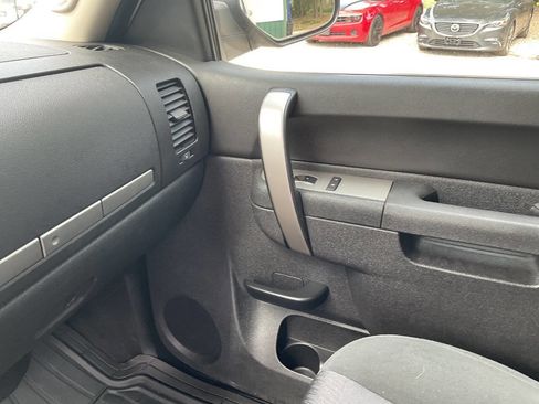 Used 2011 GMC Sierra 1500 SLE w/ Power Tech Package AWD/4WD image 13