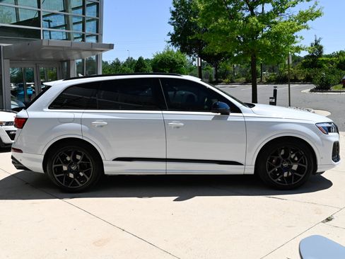 Used 2025 Audi SQ7 Premium Plus AWD/4WD image 4