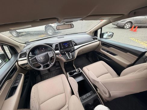 Used 2018 Honda Odyssey LX image 24