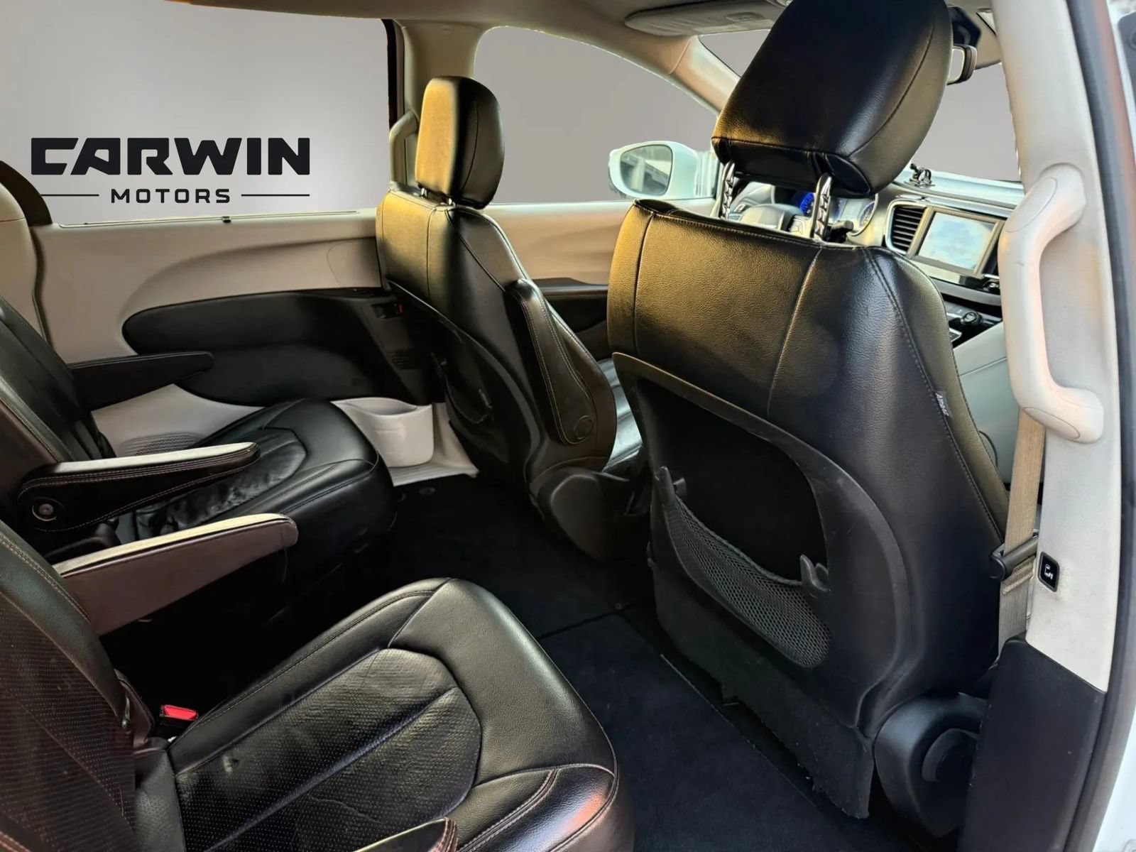 Used 2020 Chrysler Pacifica Touring-L FWD image 22