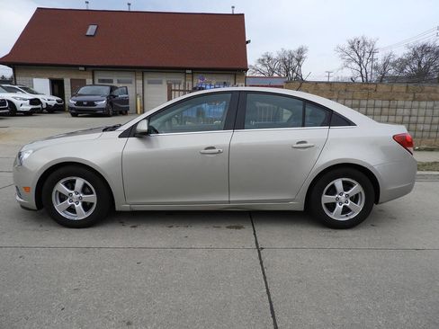 Used 2013 Chevrolet Cruze LT image 6