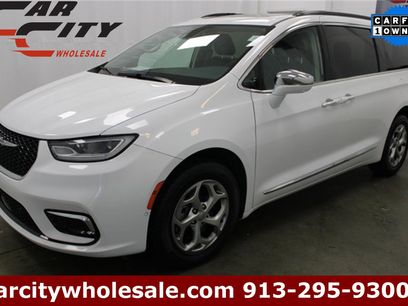 Used 2022 Chrysler Pacifica Limited