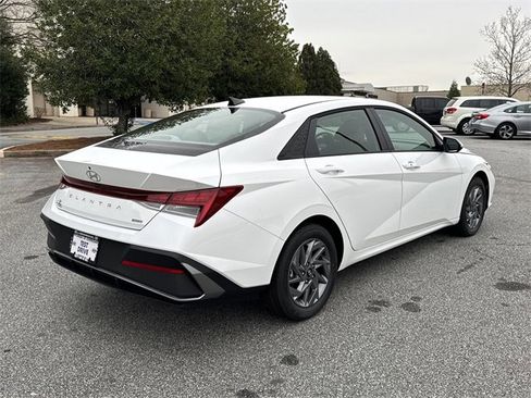 New 2026 Hyundai Elantra Blue image 7