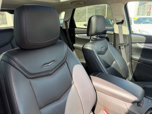 Used 2017 Cadillac XT5 Luxury image 16