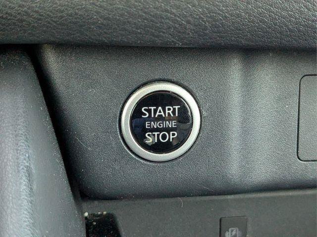 Used 2022 Nissan Rogue Platinum w/ Head-Up Display Package FWD image 26