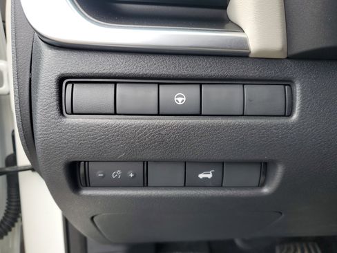 Certified 2022 Nissan Rogue SV w/ SV Premium Package image 28