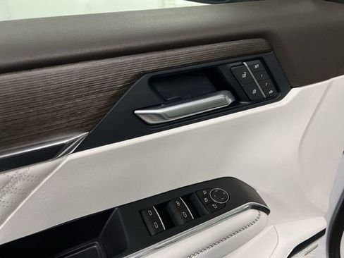 Certified 2025 GMC Acadia Denali AWD/4WD image 24