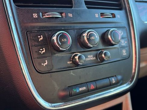 Used 2017 Dodge Grand Caravan SXT image 43