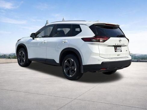 Certified 2024 Nissan Rogue SV w/ SV Premium Package FWD image 23