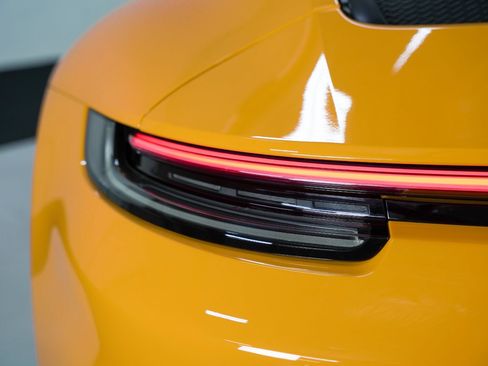 Used 2022 Porsche 911 GT3 RWD image 12