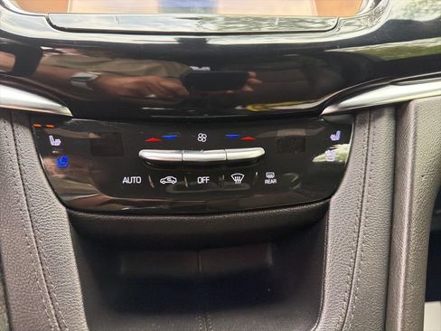 Used 2022 Cadillac XT6 Premium Luxury AWD/4WD image 31