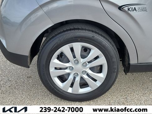 Certified 2024 Kia Soul LX FWD image 9