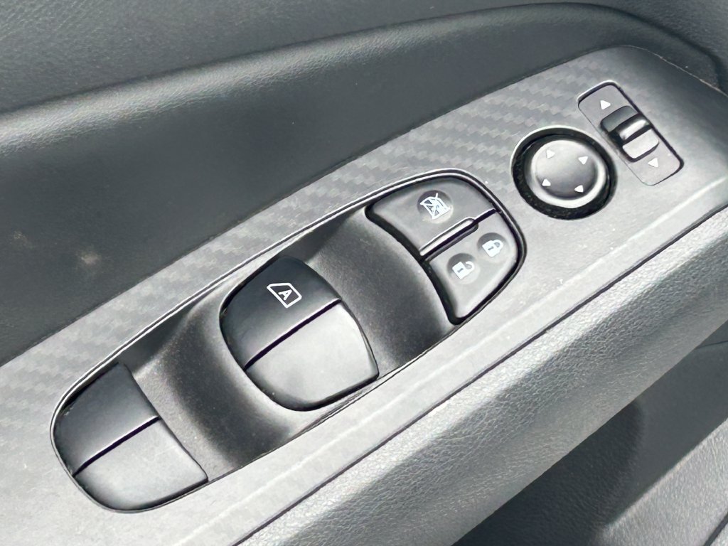 Used 2024 Nissan Altima 2.5 SV FWD image 26