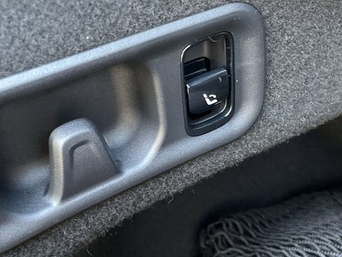 New 2026 Mercedes-Benz E 350 4MATIC Sedan image 10