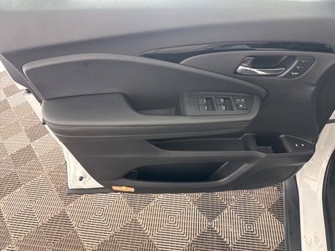 Used 2022 Honda Pilot Touring image 18